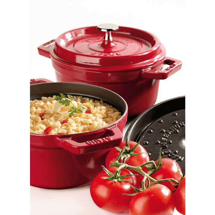 Cocotte ronde en fonte émaillée STAUB cerise