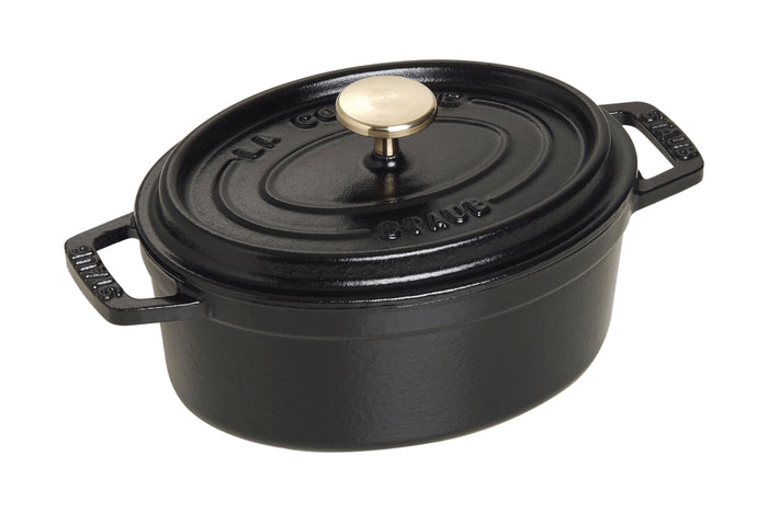 Cocotte Staub ovale en fonte émaillée noir mat - 23 cm