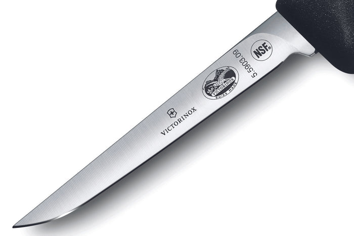 Couteau à volailles lancette Victorinox 5.5903.09 lame 9cm manche fibrox noir