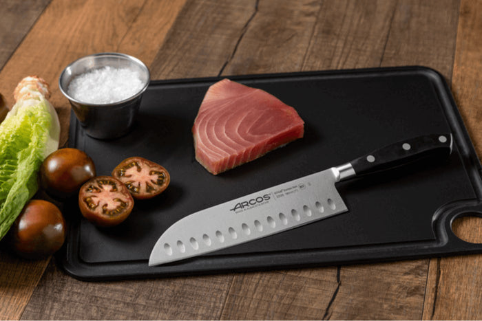 Couteau Santoku Arcos Riviera forgé lame alvéolée 18cm