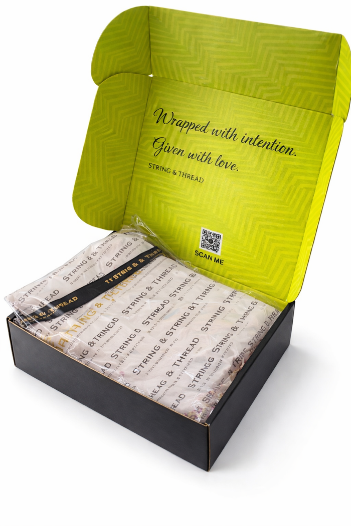 Gift Box – You’re About To Smile (Signature Edition)