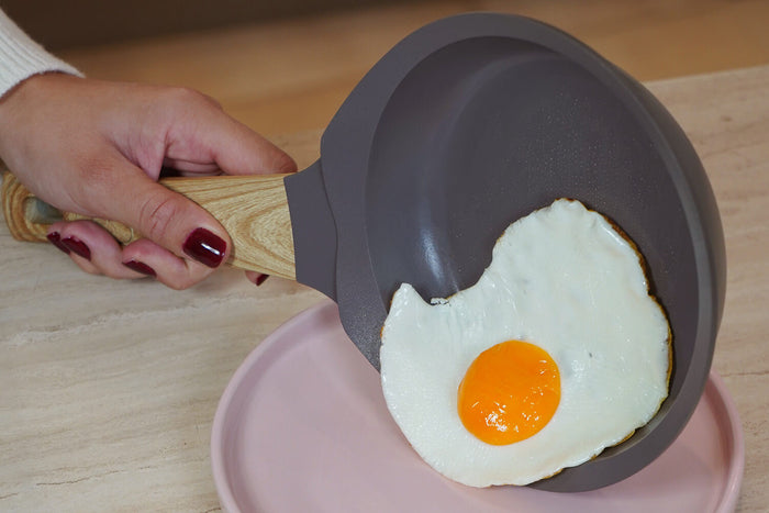 L'Incroyable Poêle antiadhérente en céramique Cookut moka - 16cm
