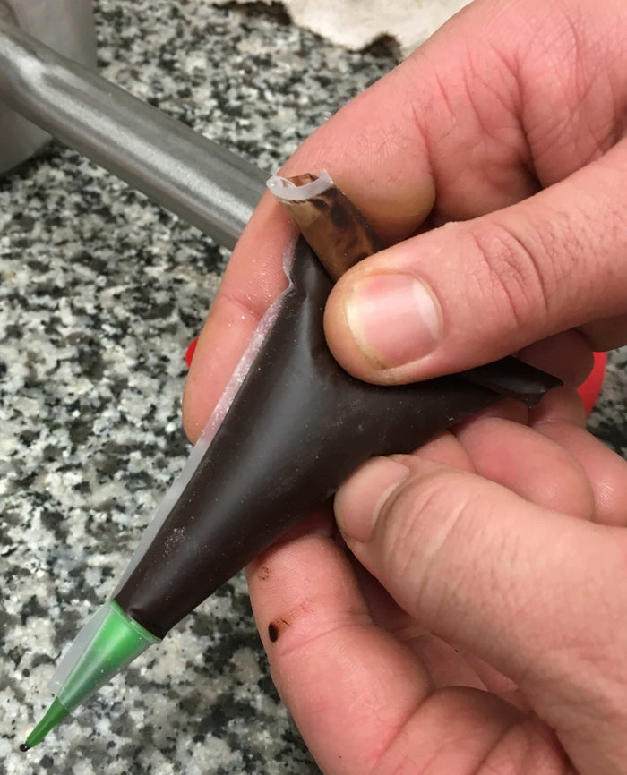 Lot de cornets à écriture jetables et leurs douilles