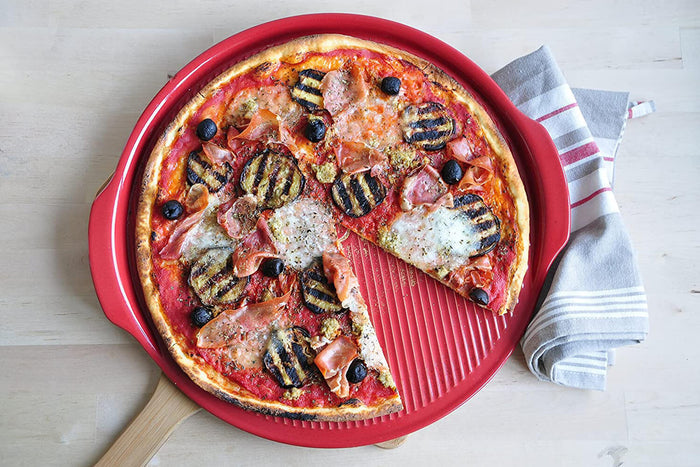 Pierre à pizza Emile Henry en céramique rainurée 36cm - Grand Cru