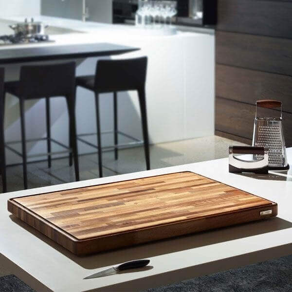 Planche à découper Legnoart en noyer Grand Gourmand avec rigole
