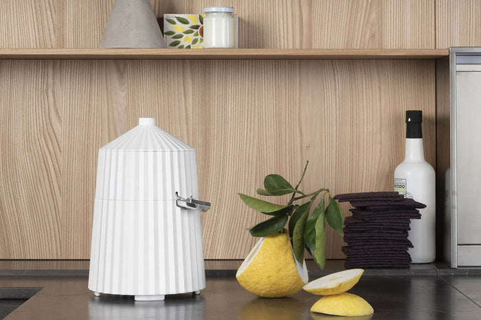 Presse-agrumes électrique Alessi Plissé design par Michele De Lucchi - Blanc