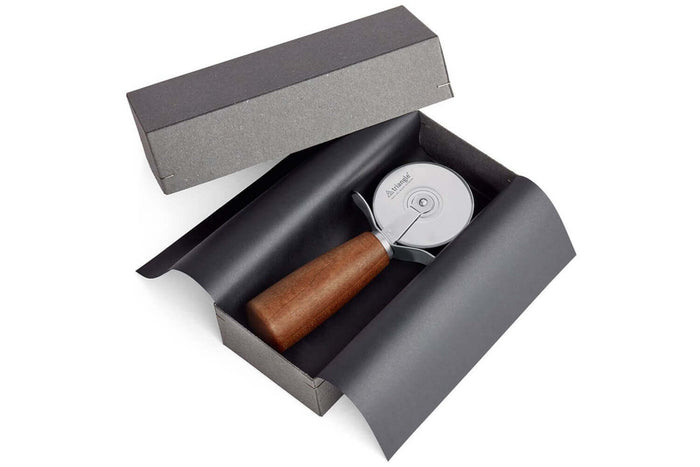 Roulette à pizza Triangle manche bois + coffret - Noyer