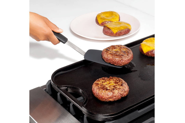 Spatule large flexible OXO en silicone - 7.5 cm