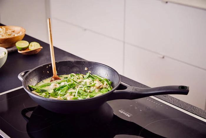 Wok antiadhésif Beka Energy 30cm en fonte d'aluminium